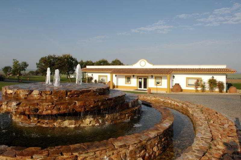 Vila Gale Alentejo Vineyard - Clube De Campo ألبيرونا المظهر الخارجي الصورة