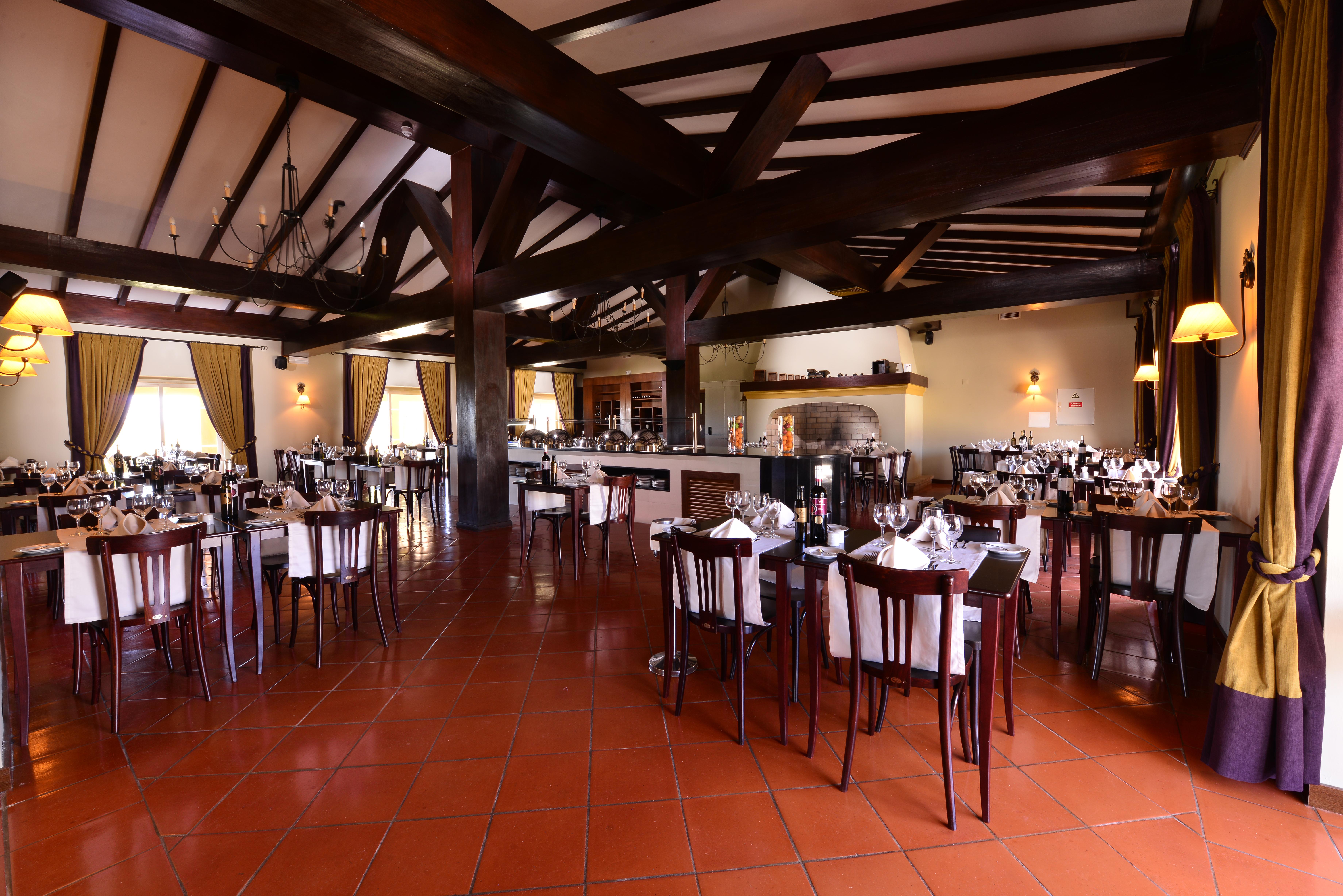 Vila Gale Alentejo Vineyard - Clube De Campo ألبيرونا المظهر الخارجي الصورة
