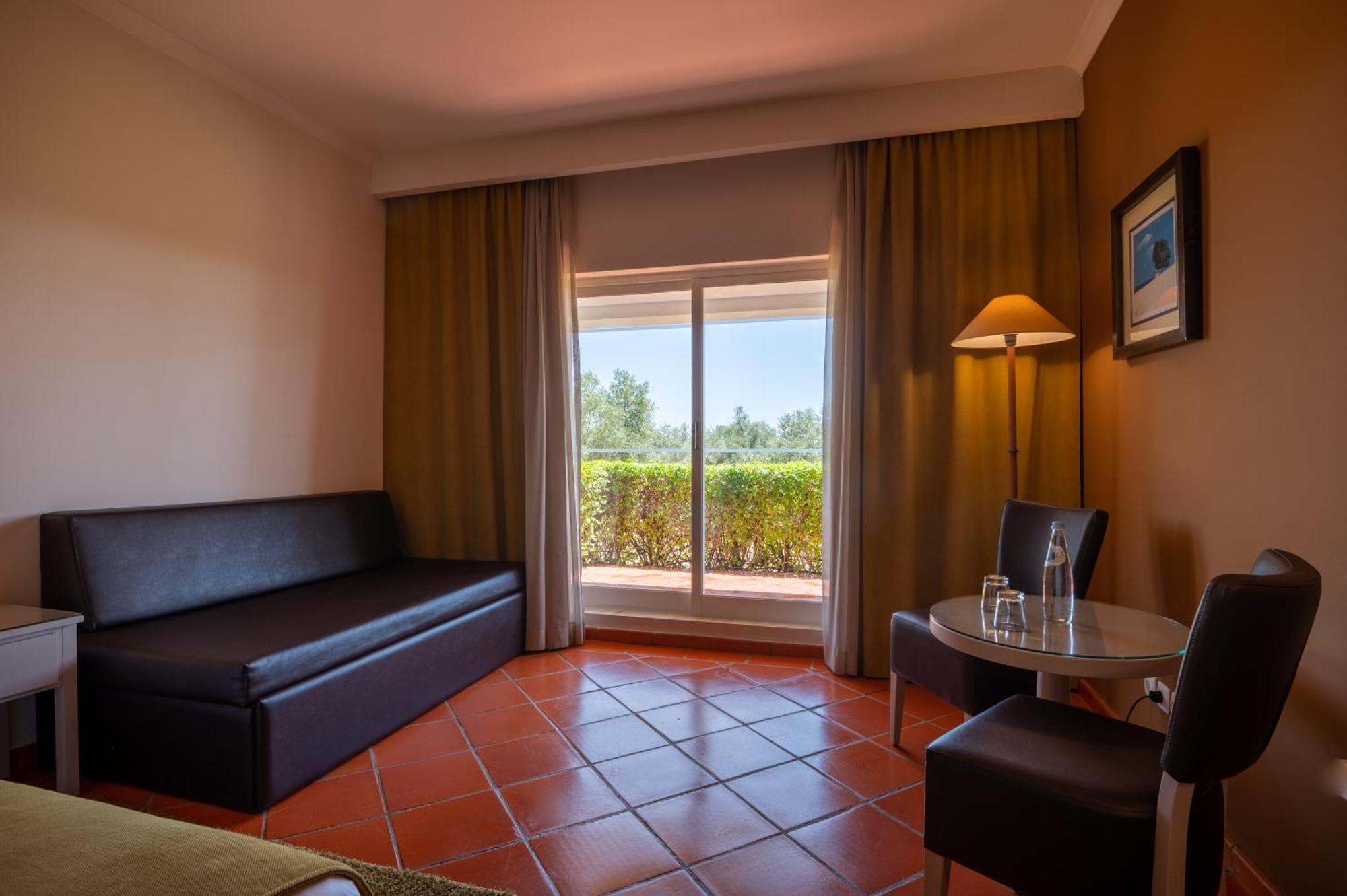 Vila Gale Alentejo Vineyard - Clube De Campo ألبيرونا المظهر الخارجي الصورة