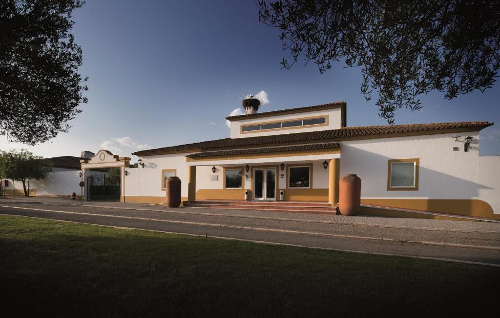 Vila Gale Alentejo Vineyard - Clube De Campo ألبيرونا المظهر الخارجي الصورة